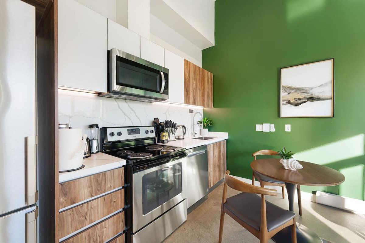 Premier Designer Studio In Central West End Dt Vancouver