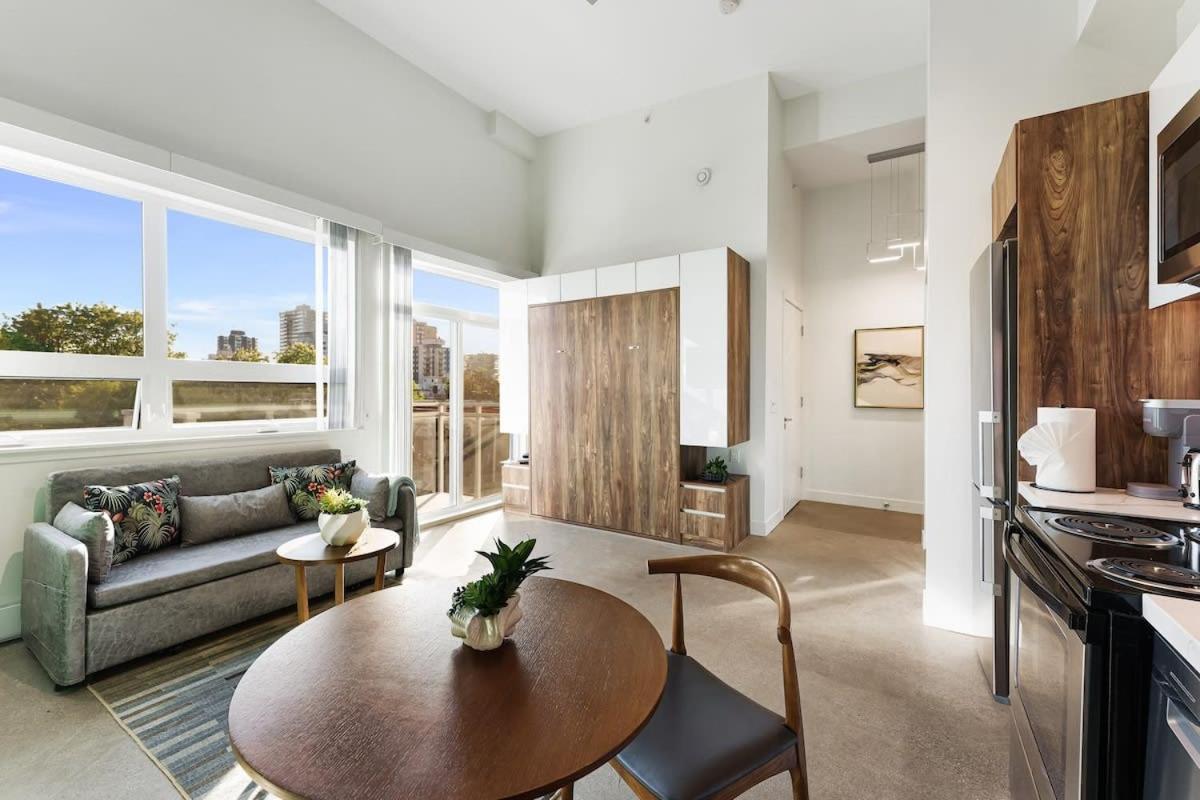 Premier Designer Studio In Central West End Dt *